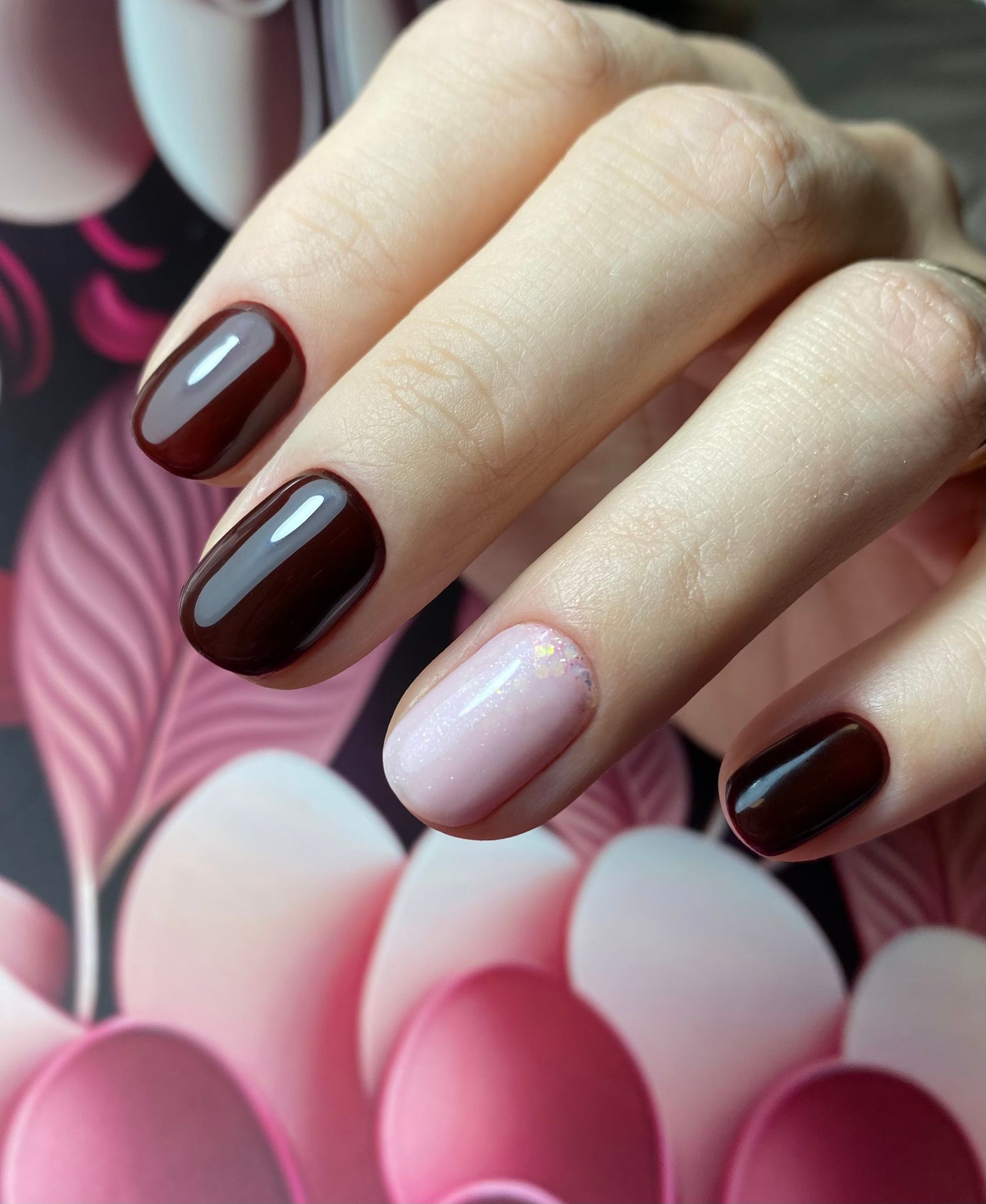 Perfekcyjny manicure hybrydowy